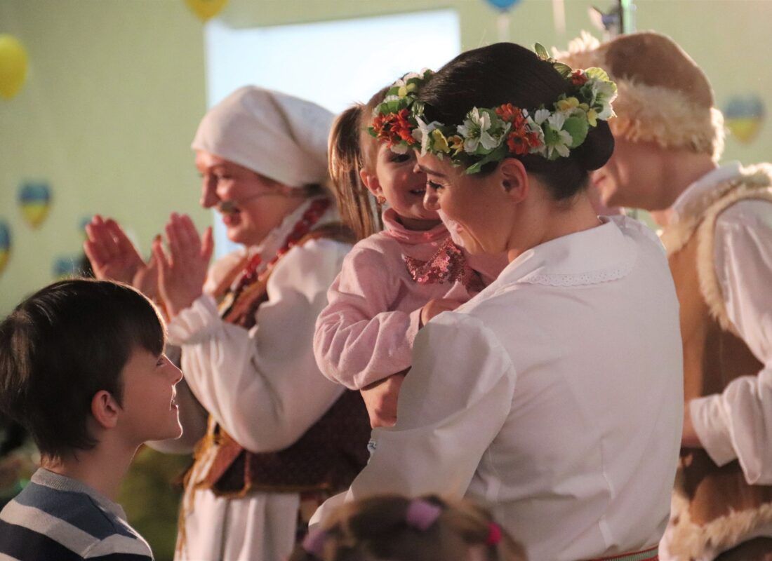 Ansamblio „Lietuva“ atlikėjai lankėsi Ukrainos vaikų dieninėje stovykloje
