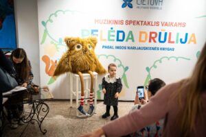 Pelėda Drūlija ir žiovuliukai