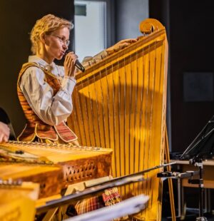 Edukacija apie lietuvių liaudies instrumentus. Nuotr. Luko Šutovo