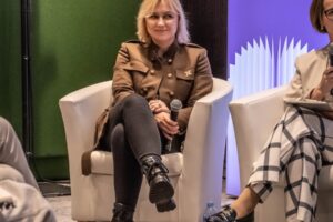 ansamblis-lietuva-kauno-knygu-muge-pazadinkim-milzinus-vadove-edita-klaunauskaite-diskusija