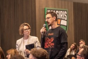 ansamblis-lietuva-kauno-knygu-muge-pazadinkim-milzinus-vadove-edita-klaunauskaite-orijana-marsale-alfredas-bumblauskas-barbara-stankevic_diskusija-6